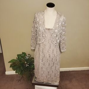 R&M Richards Cream Fabric Detail